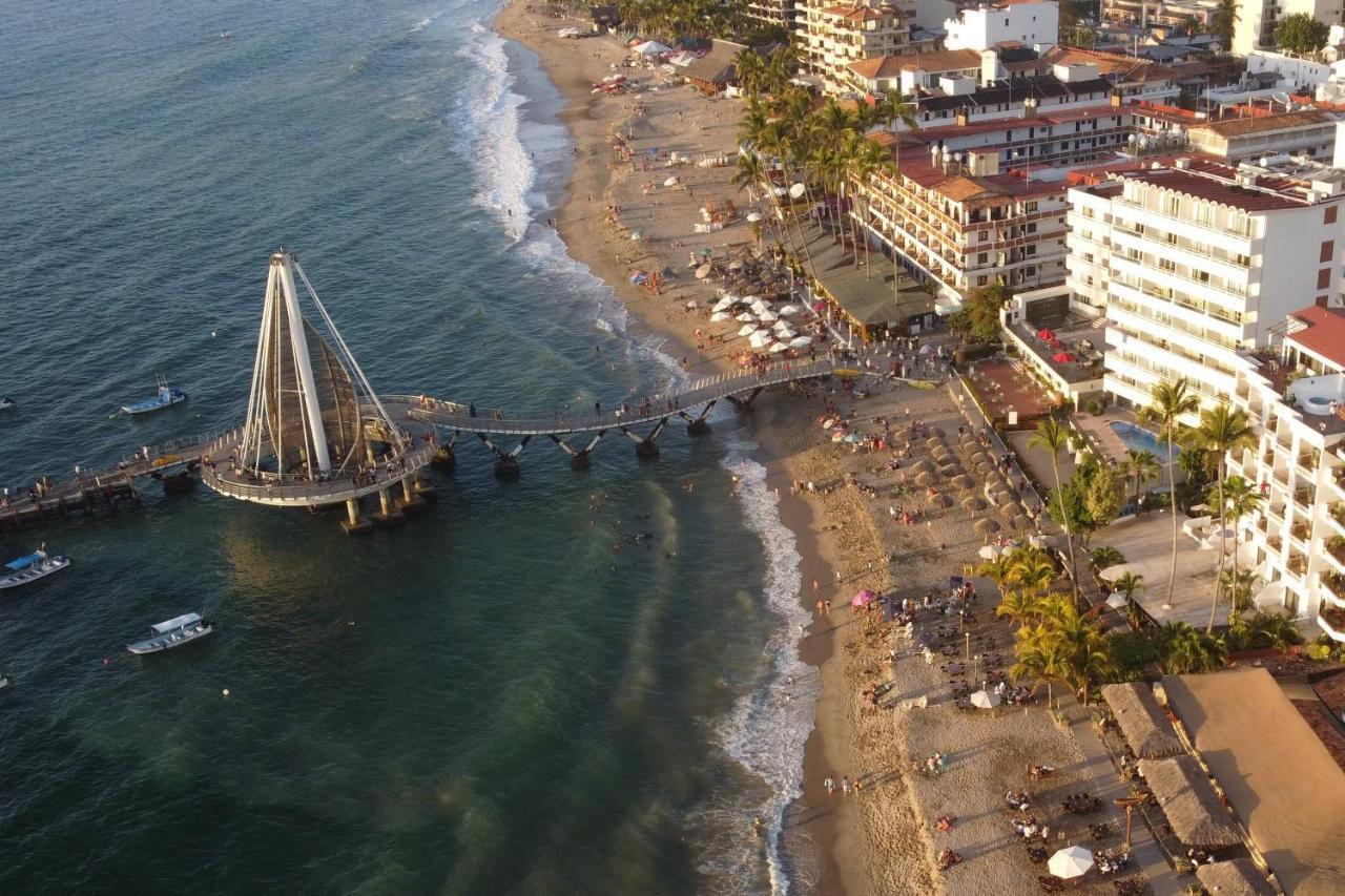 Hotel Emperador Vallarta Beachfront Hotel&suites 3*