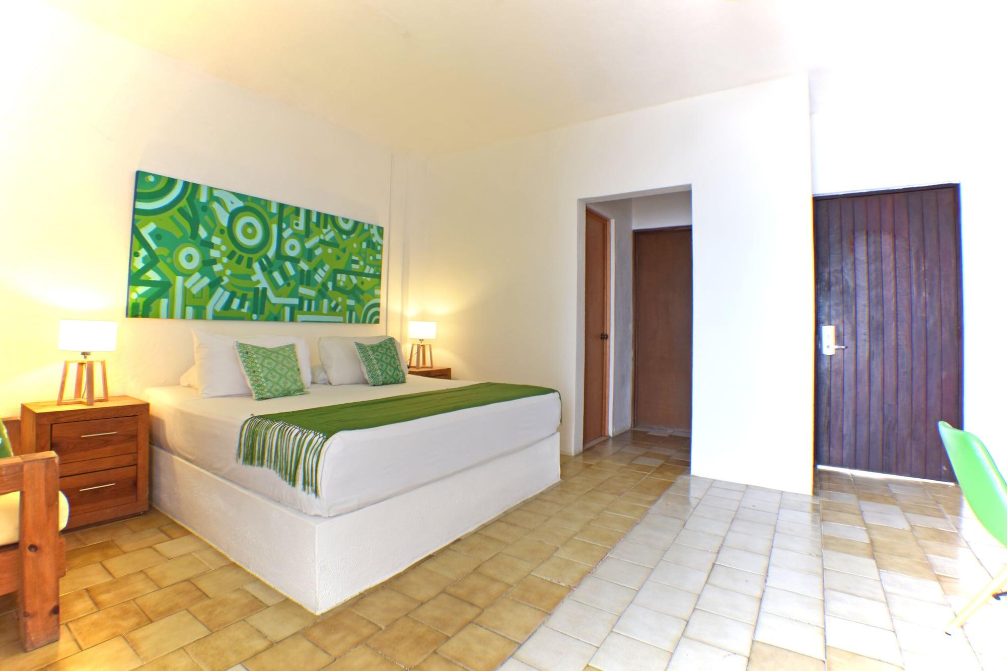 Emperador Vallarta Beachfront Hotel&suites 3*