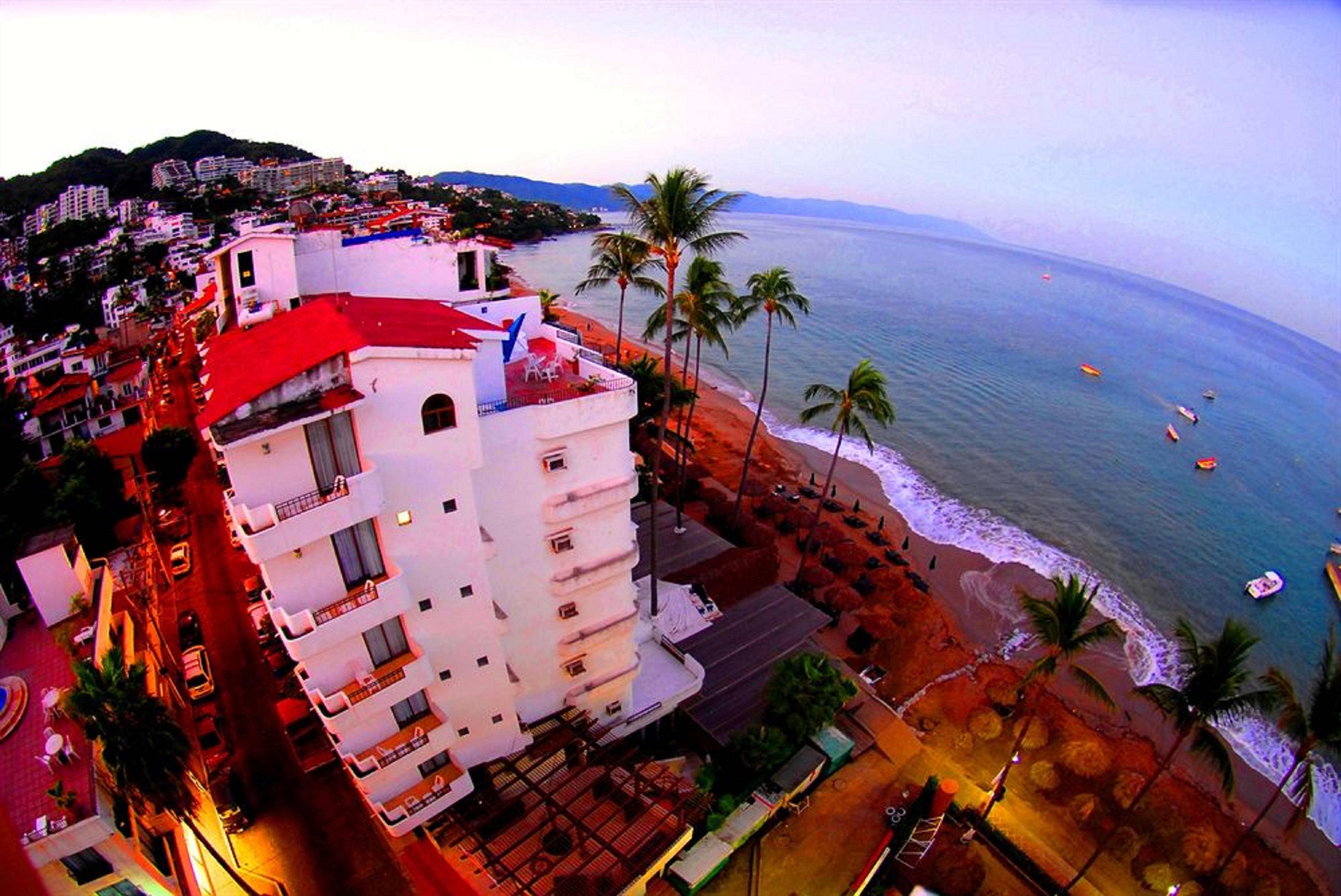 Hotel Emperador Vallarta Beachfront Hotel&suites Puerto Vallarta