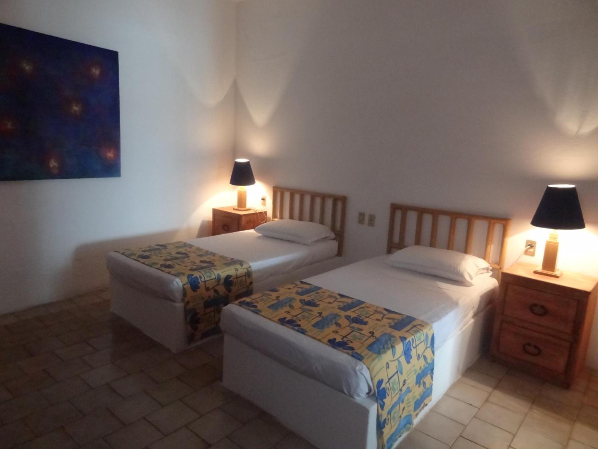 Hotel Emperador Vallarta Beachfront Hotel&suites