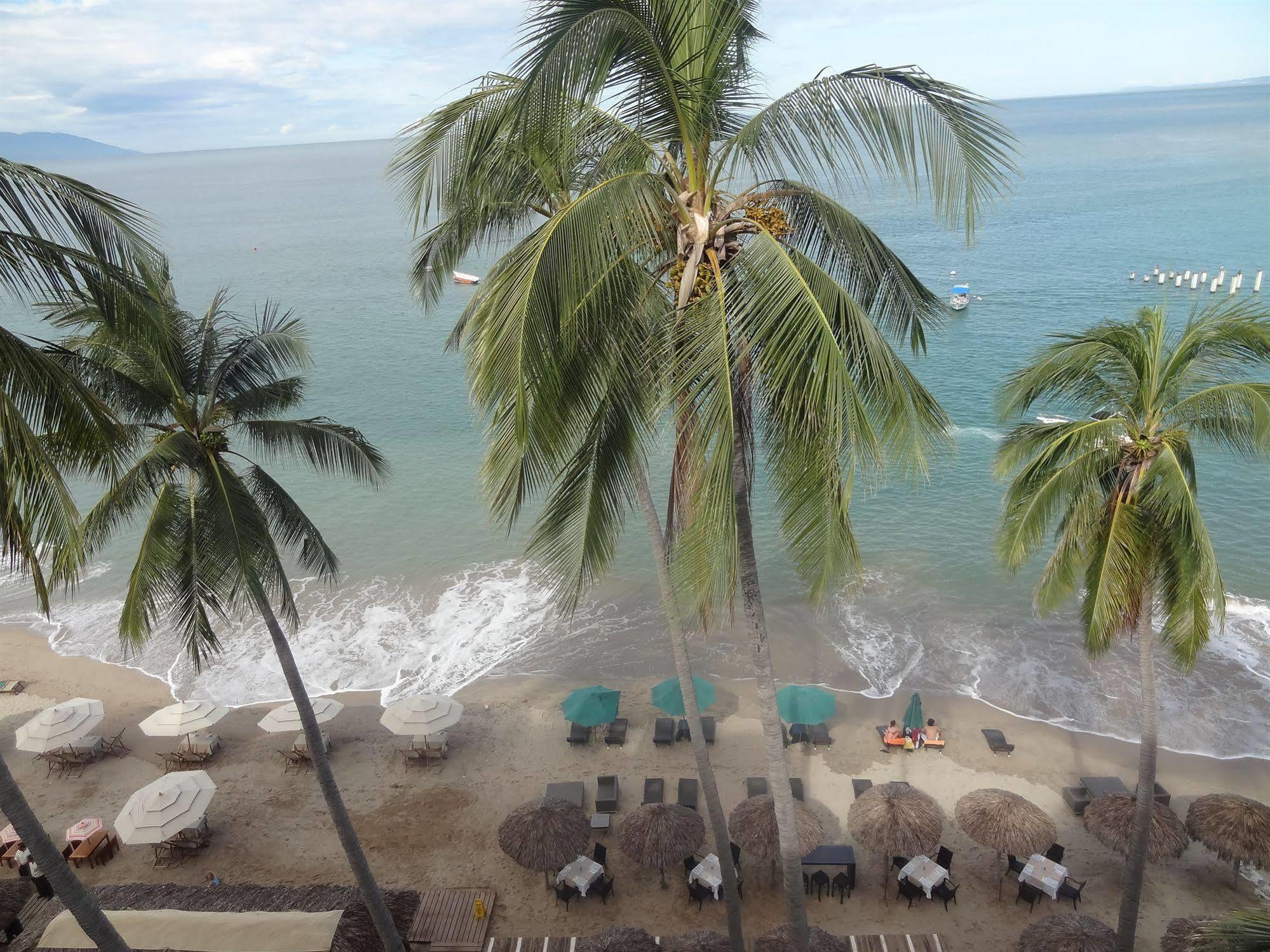 Hotel Emperador Vallarta Beachfront Hotel&suites 3*
